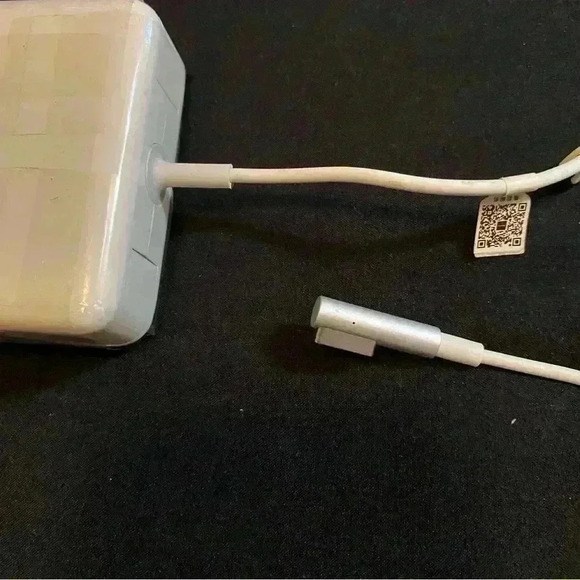 MacBook Charger Llano AC Adapter 60w - Picture 5 of 5